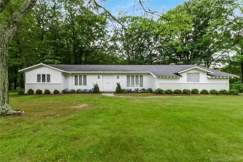 305 Lantern Rd, Stratford, CT 06614