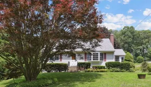 176 Simpson Ln, Montville, CT 06370