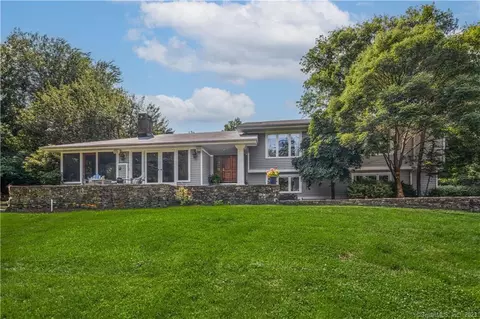16 Weathervane Hl, Westport, CT 06880