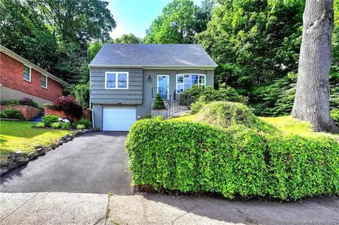 25 Marvelwood Dr, New Haven, CT 06515