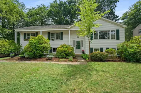 165 Simsbury Rd, West Hartford, CT 06117