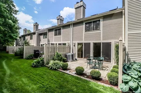 22 Strathmore Ln #22, Westport, CT 06880