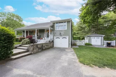 16 Meadow Ridge Rd, Northfield, CT 06778