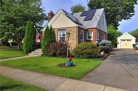 63 Judson Pl, Milford, CT 06461
