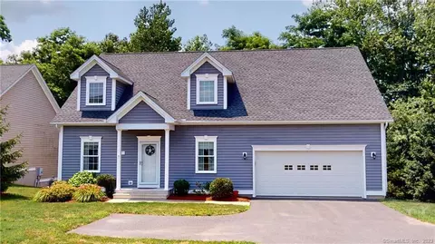 7 Chapman Chase Chase #7, Windsor Locks, CT 06096