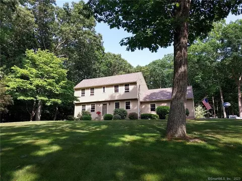 26 Uncas Dr, Hebron, CT 06231