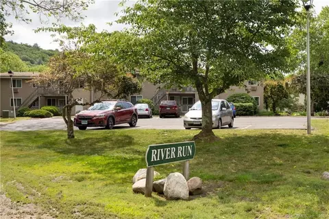 220 Main St #10D, New Hartford, CT 06057