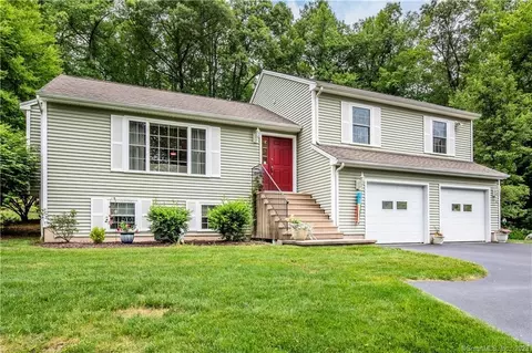 61 Wood Creek Rd, Burlington, CT 06013