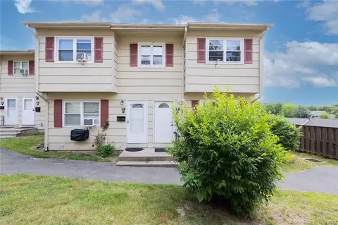 19 Coach Cir #1, Naugatuck, CT 06770