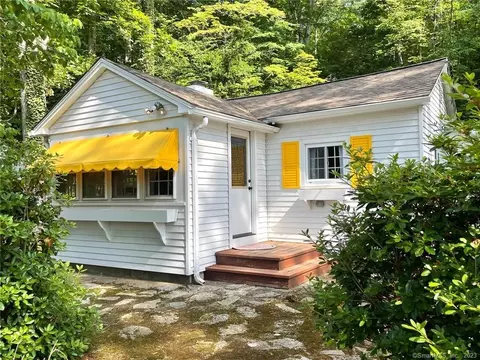 198 Blood St, Lyme, CT 06371
