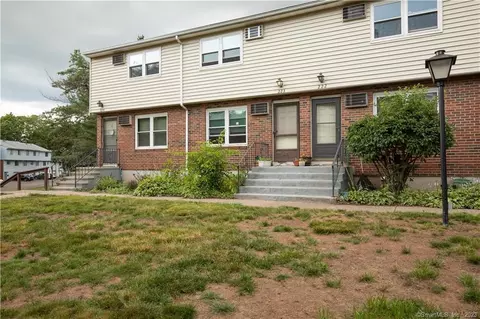 223 Blackstone Vlg #223, Meriden, CT 06450
