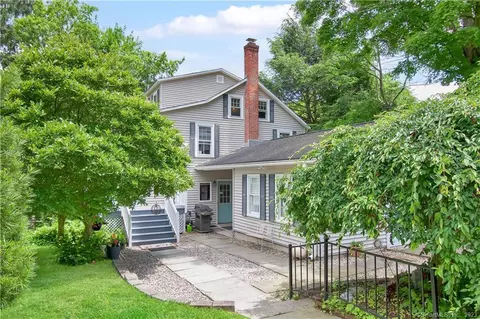 14 Church North St, New Hartford, CT 06057