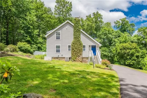 24 Old Green Rd, Newtown, CT 06482