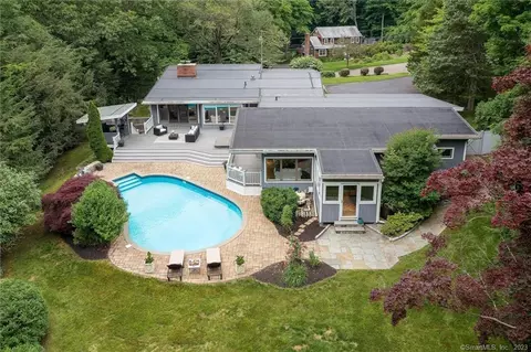 26 Grey Hollow Rd, Norwalk, CT 06850