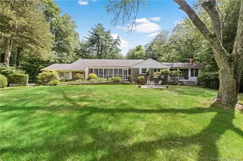 28 Haviland Rd, Stamford, CT 06903