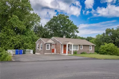 6 Lilac Ave, Watertown, CT 06779