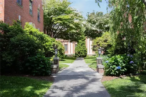 494 Whitney Ave #2B, New Haven, CT 06511