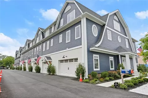 337 Reef Rd #8, Fairfield, CT 06824