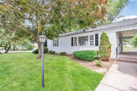 3 Firethorn Dr #3, Glastonbury, CT 06033