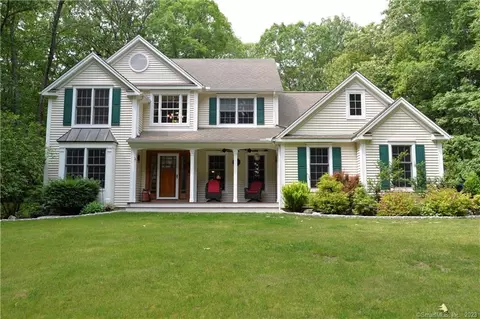 321 Railtree Hill Rd, Woodbury, CT 06798