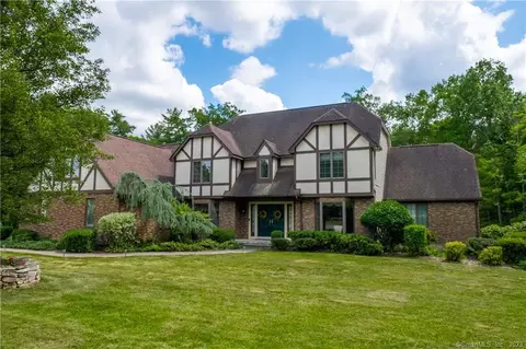92 Langford Ln, East Hartford, CT 06118