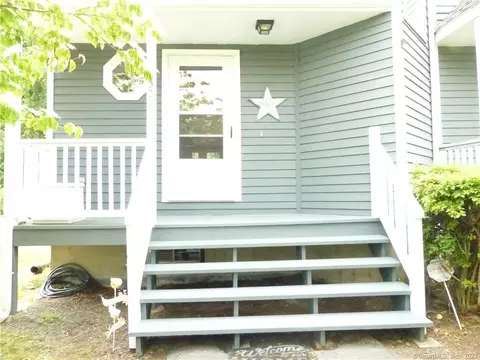 167 Old Foxon Road #A 32, New Haven, CT 06513