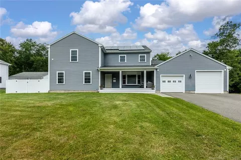 28 Cornish Dr, Newington, CT 06111