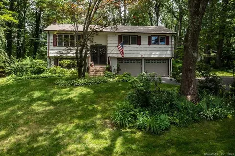 28 Oxbow Dr, Vernon, CT 06066
