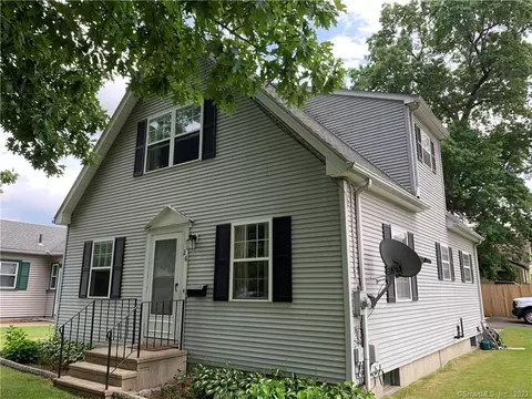 26 University Pl, Enfield, CT 06082