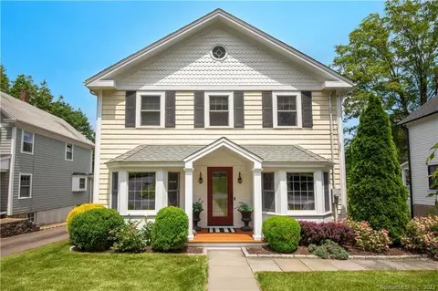 8 Ramapoo Rd, Ridgefield, CT 06877