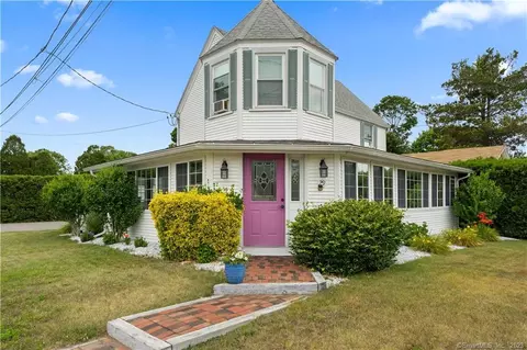 29 Prospect Ave, East Lyme, CT 06357