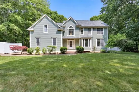 2 Hollyberry Ln, Burlington, CT 06013