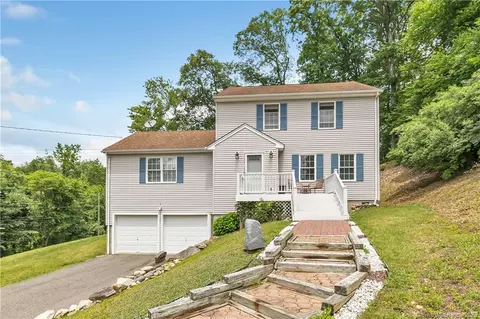 32 Charles Rd, Seymour, CT 06483