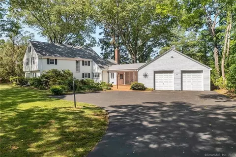 12 Shawandassee Rd, Waterford, CT 06385