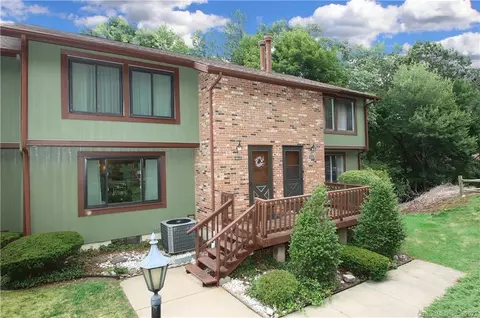 103 Cliffside Dr #G, Manchester, CT 06042