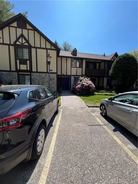 125 Warner Hill Rd #82, Stratford, CT 06614