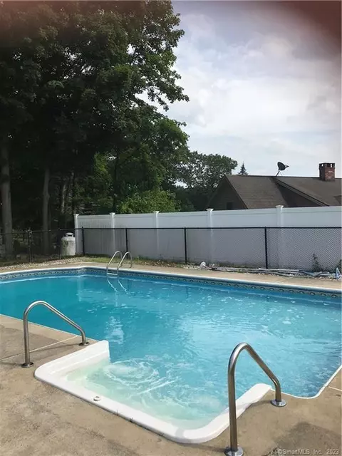 30 Nicole Dr, Naugatuck, CT 06770