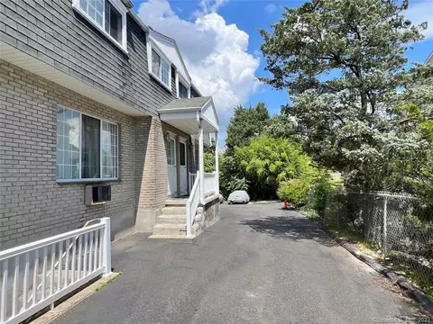 16 Ferris Ave #6, Norwalk, CT 06854