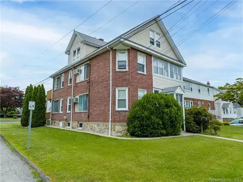 32 Burwood Ave, Stamford, CT 06902