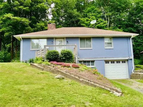 22 Adams St, Winchester, CT 06098