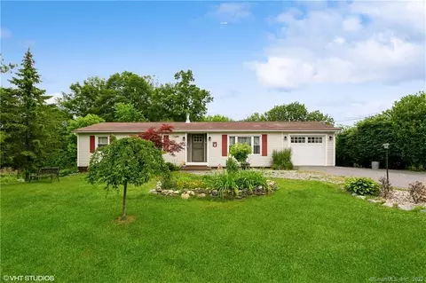 28 Birchwood Dr, New Milford, CT 06776