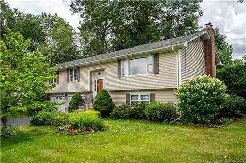 148 Rutledge Rd, Wethersfield, CT 06109