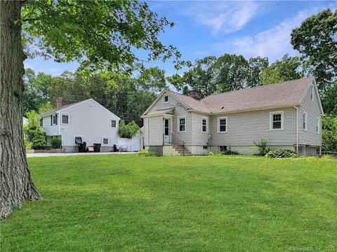 92 Indian River Rd, Milford, CT 06460