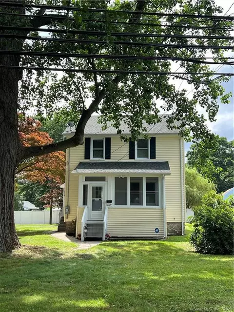 1329 Huntington Rd, Stratford, CT 06614
