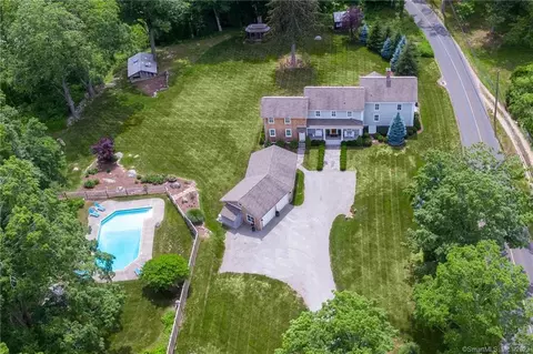 761 Clapboard Hill Rd, Guilford, CT 06437