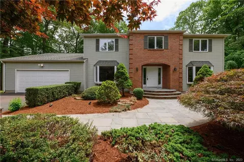 3 Laurelwood Dr, Wallingford, CT 06492