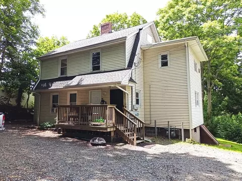 89 Myrtle St, Meriden, CT 06450