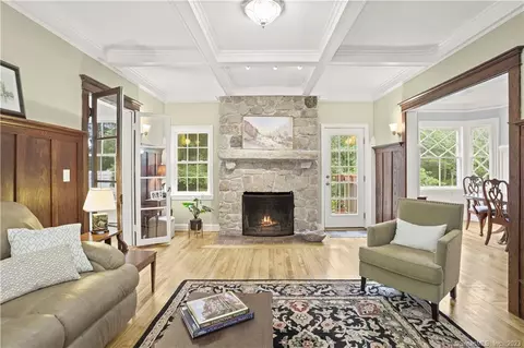 319 Wilton Rd W, Ridgefield, CT 06877