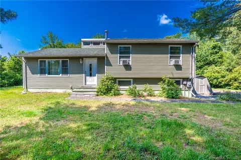11 Northwood Rd, Monroe, CT 06468