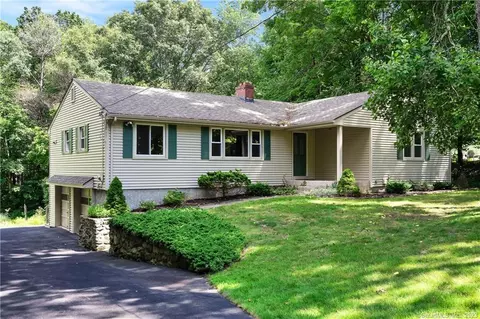 102 Day St, Granby, CT 06035